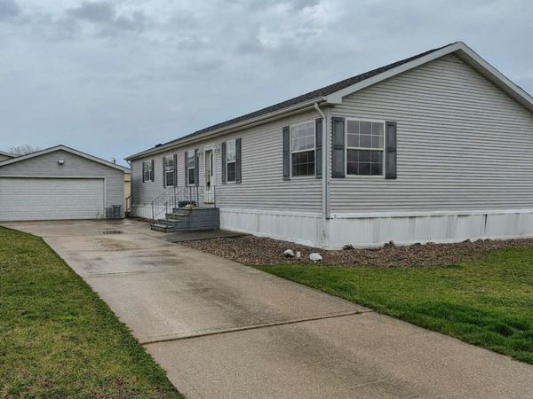 18 Eagle Lane , Beecher, IL 60401