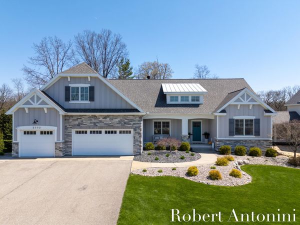 2352 Lake Birch Court NE, Grand Rapids, MI 49525
