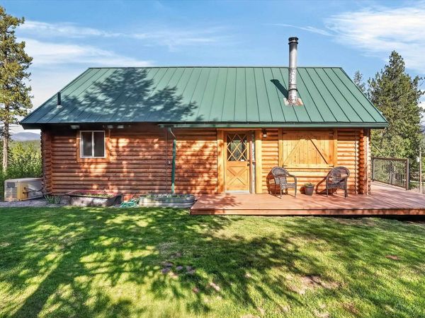 10203 E Chinook Ln, Chattaroy, WA 99003