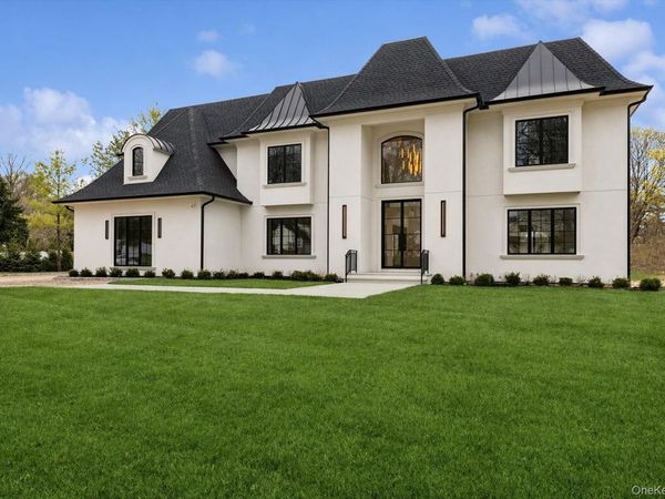 3 Wedgewood Drive , Dix Hills, NY 11746