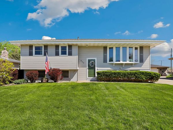 806 Harrison Place, Dyer, IN 46311