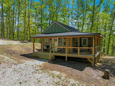 1100 Sinking Valley School Road, McKee, KY 40447