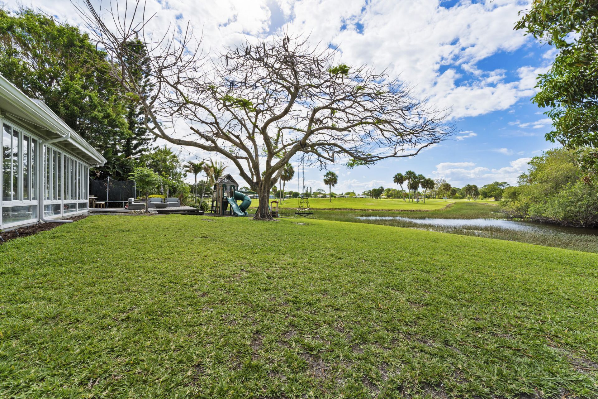 8015 SE Trenton Avenue, Hobe Sound, FL 33455 Photo