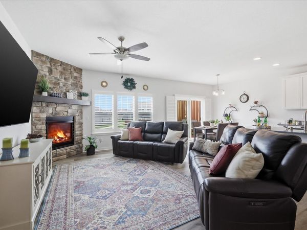 N67W25333 Breckenridge Ct, Sussex, WI 53089