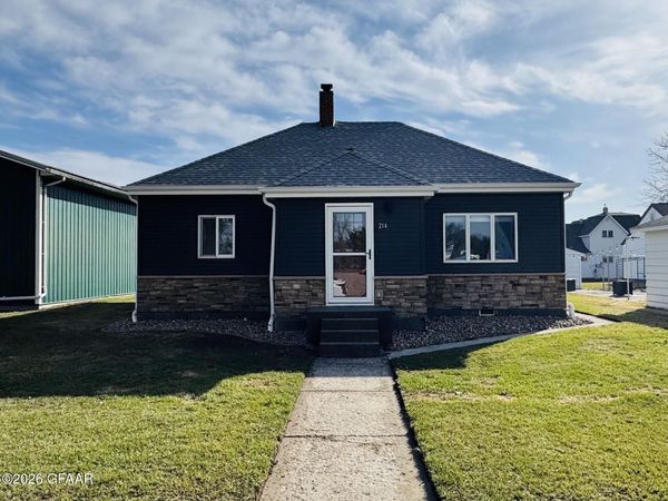 214 BROADWAY Avenue , Finley, ND 58230