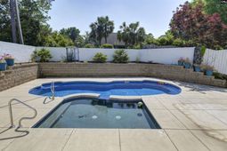 6 Green Shank Court photo 4