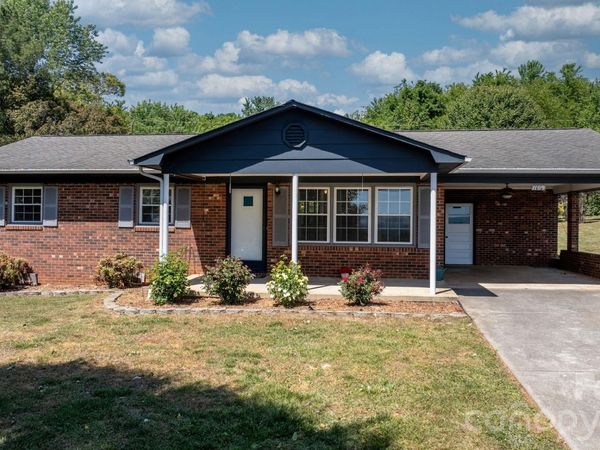 1109 Windsong Circle, Hudson, NC 28638