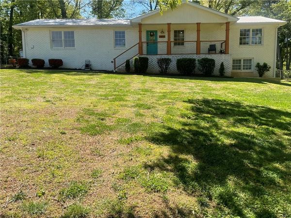 1611 Carlton Avenue , Stone Mountain, GA 30087