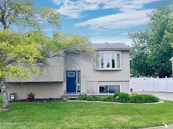 8675 Lillian Drive, Newport, MI 48166