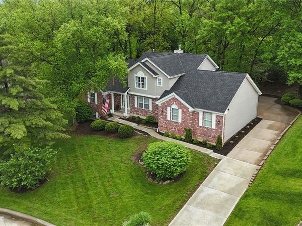 2 Forest Park Circle, Lake St Louis, MO 63367