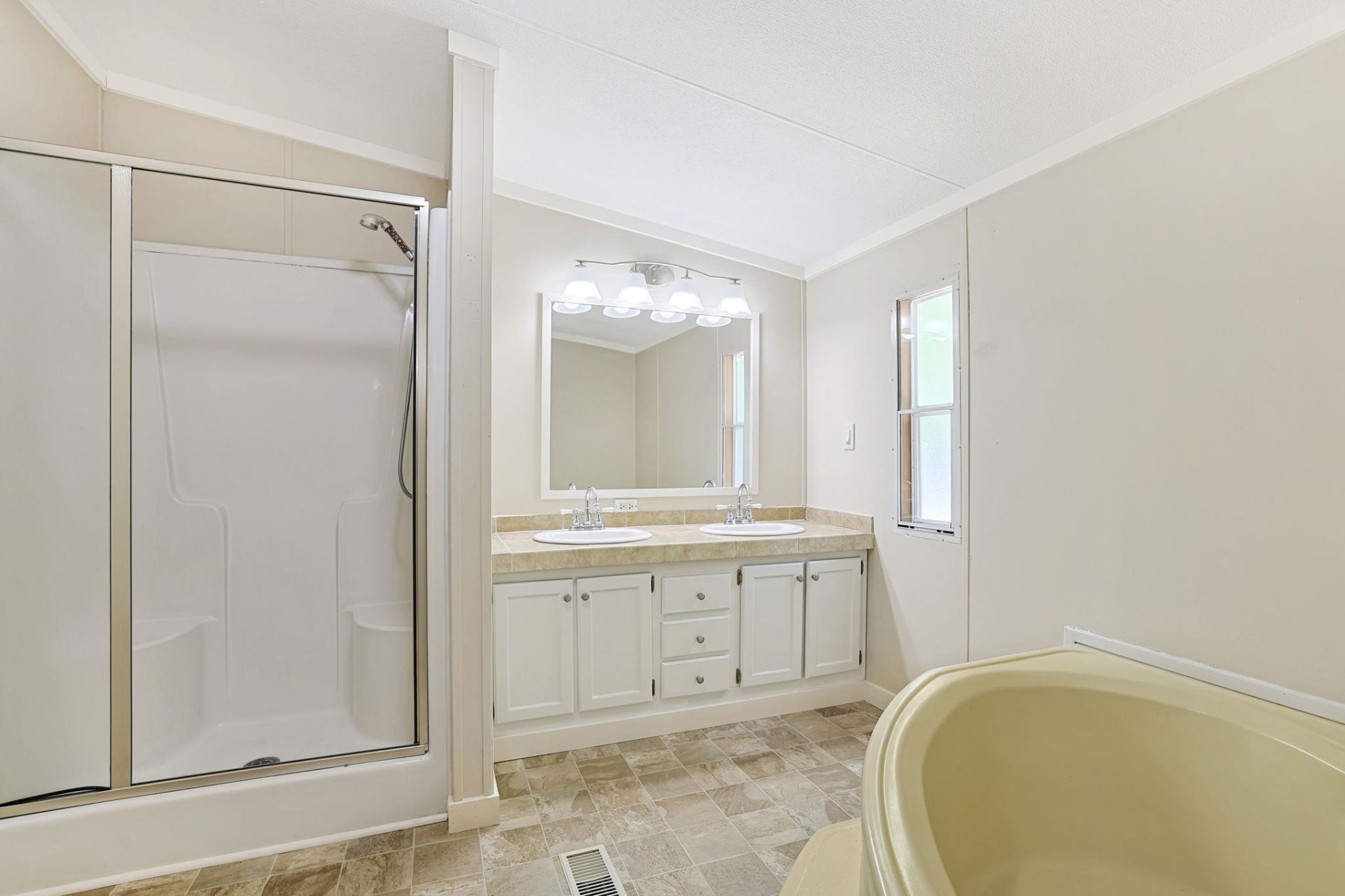 1032 Palm Dr. Photo 16