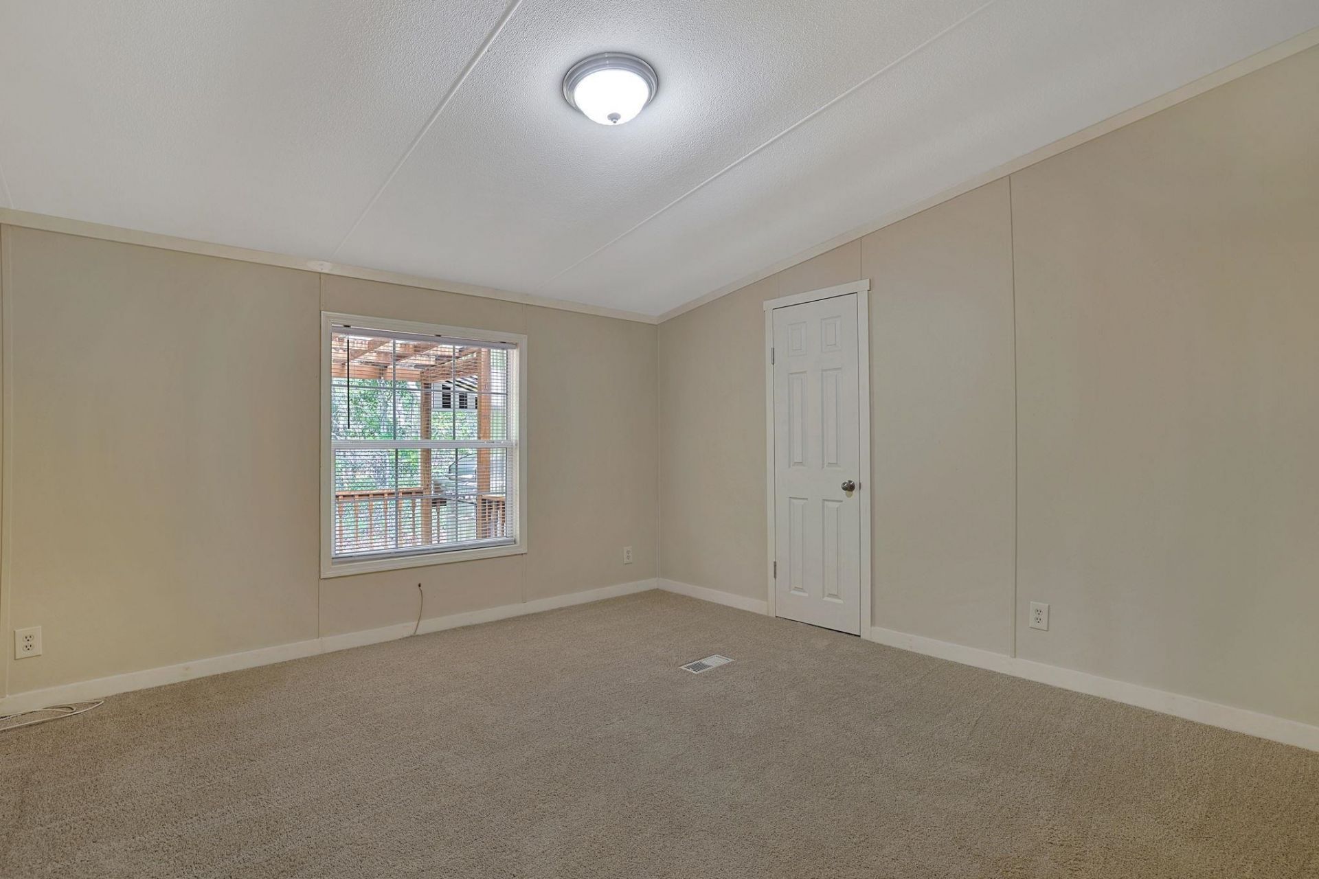 1032 Palm Dr. Photo 19