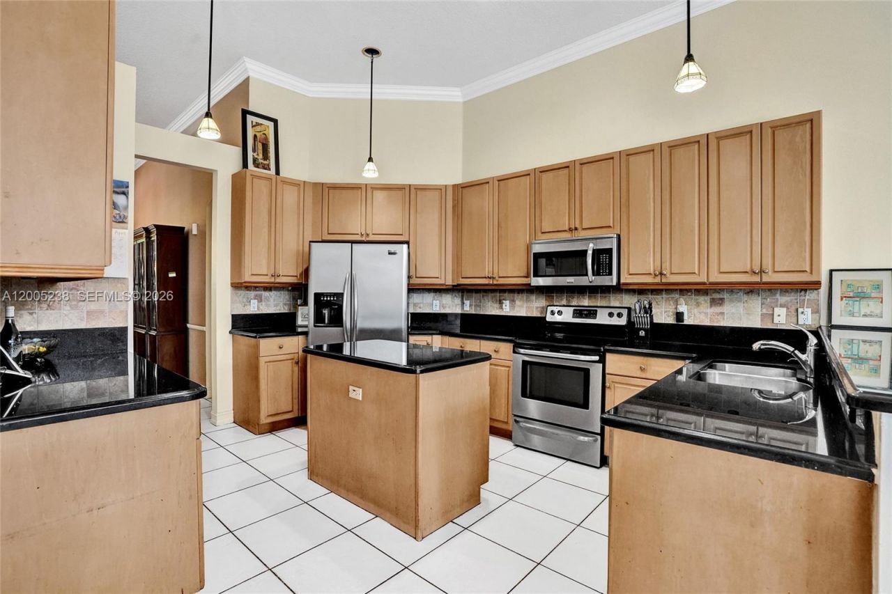 4921 NW 112th Dr , Coral Springs, FL 33076 Photo