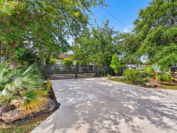 12310 SW 216th St , Miami, FL 33170