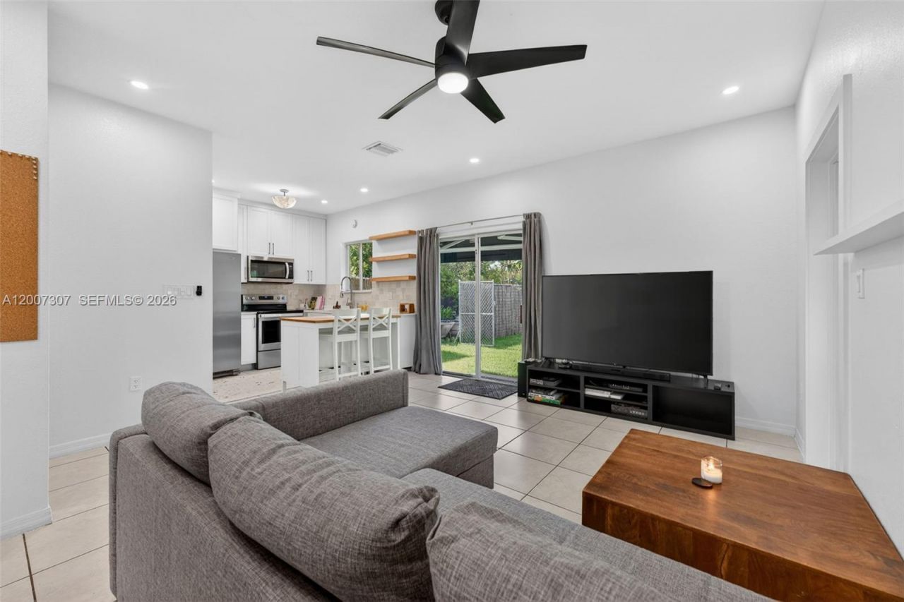 12310 SW 216th St , Miami, FL 33170 Photo