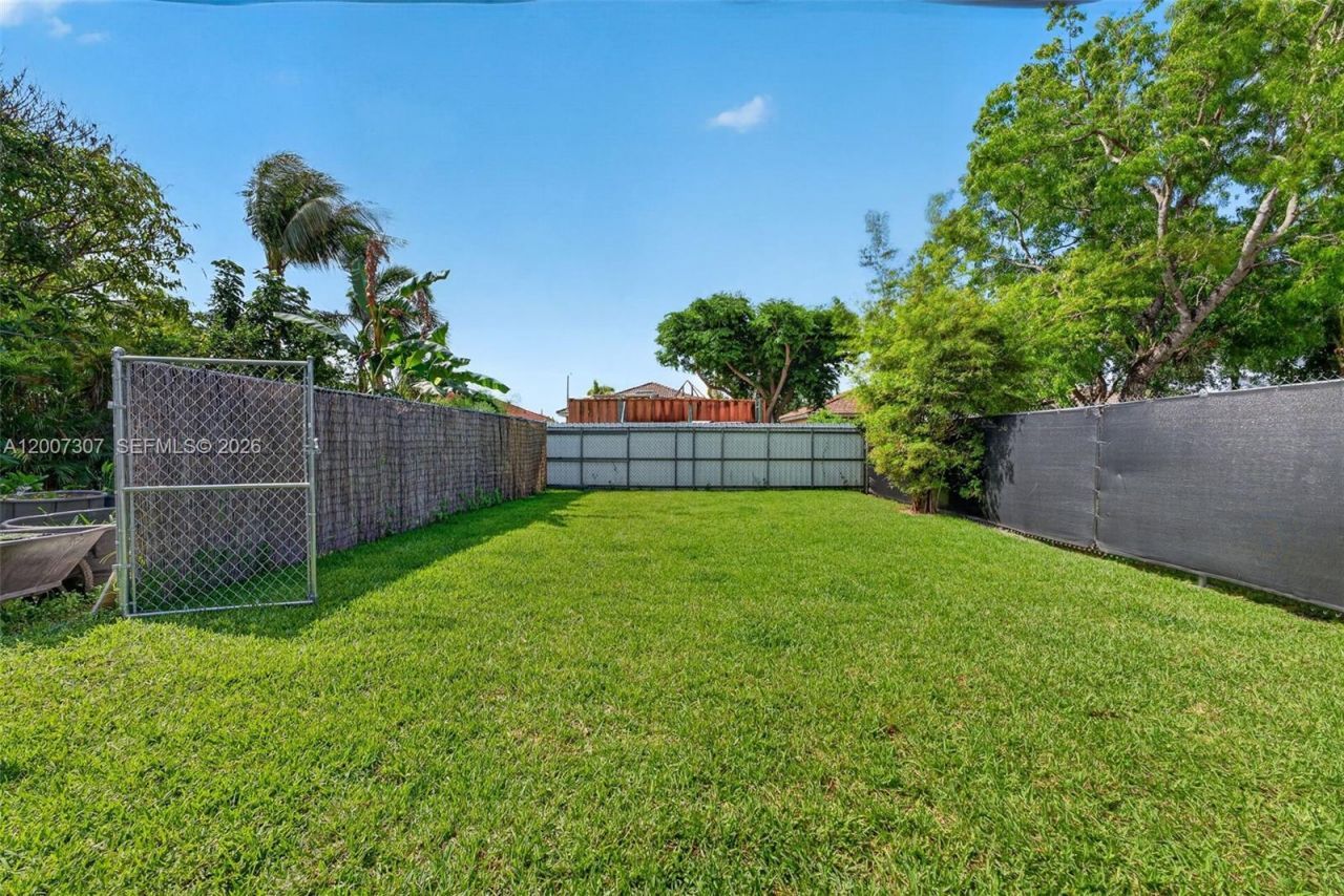 12310 SW 216th St , Miami, FL 33170 Photo