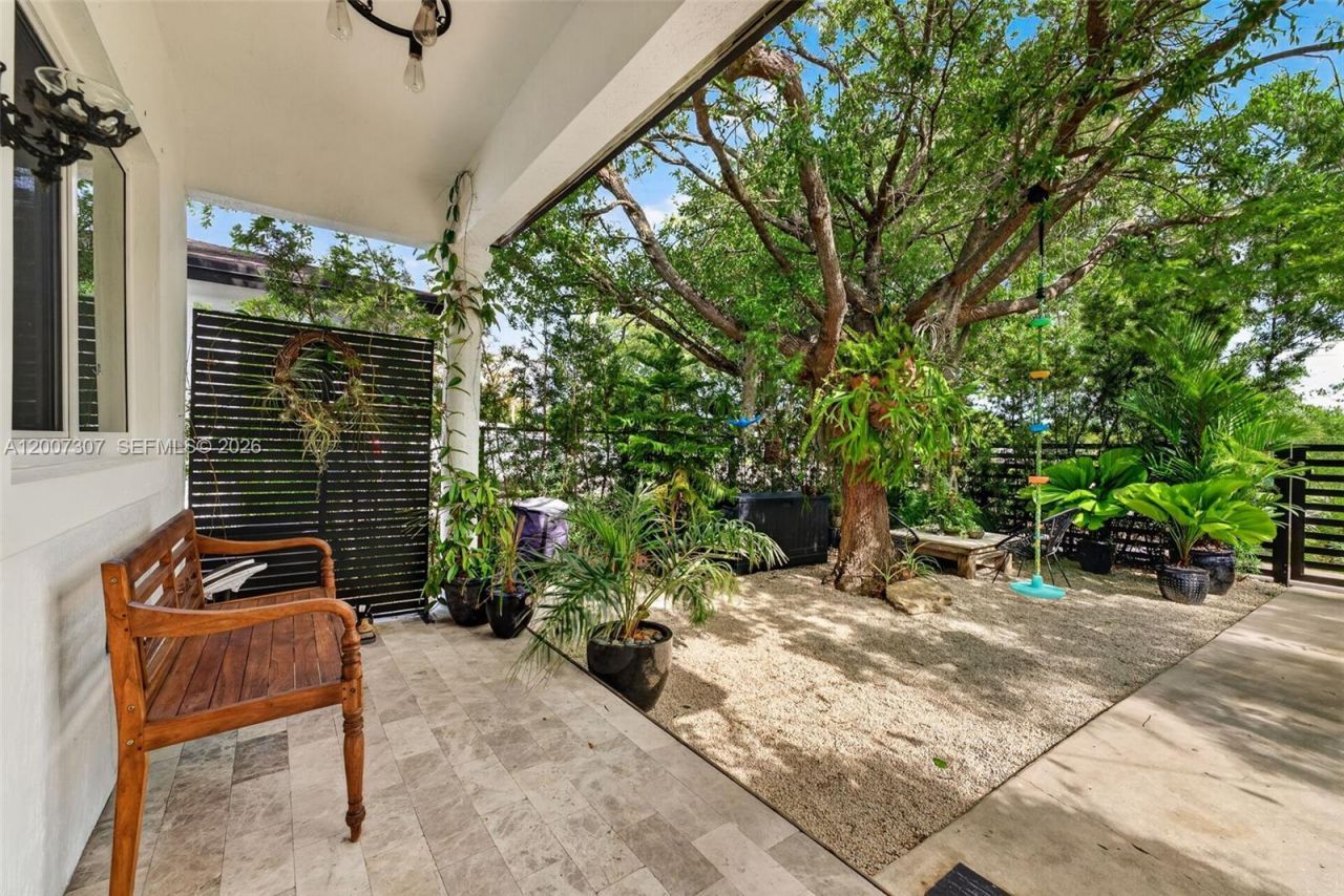 12310 SW 216th St , Miami, FL 33170 Photo