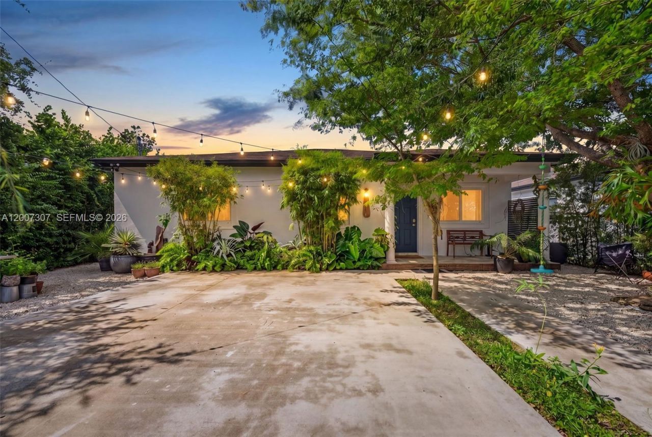 12310 SW 216th St , Miami, FL 33170 Photo