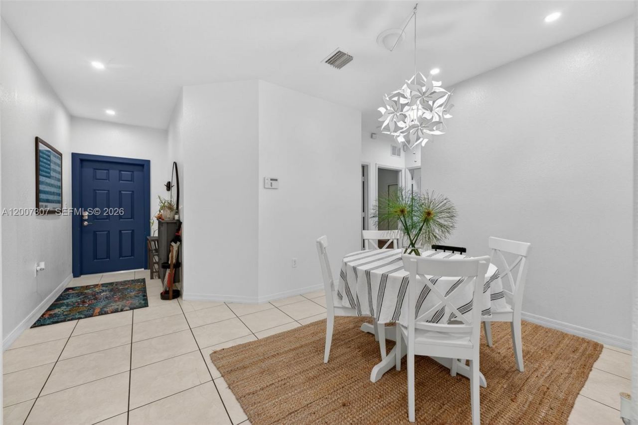 12310 SW 216th St , Miami, FL 33170 Photo