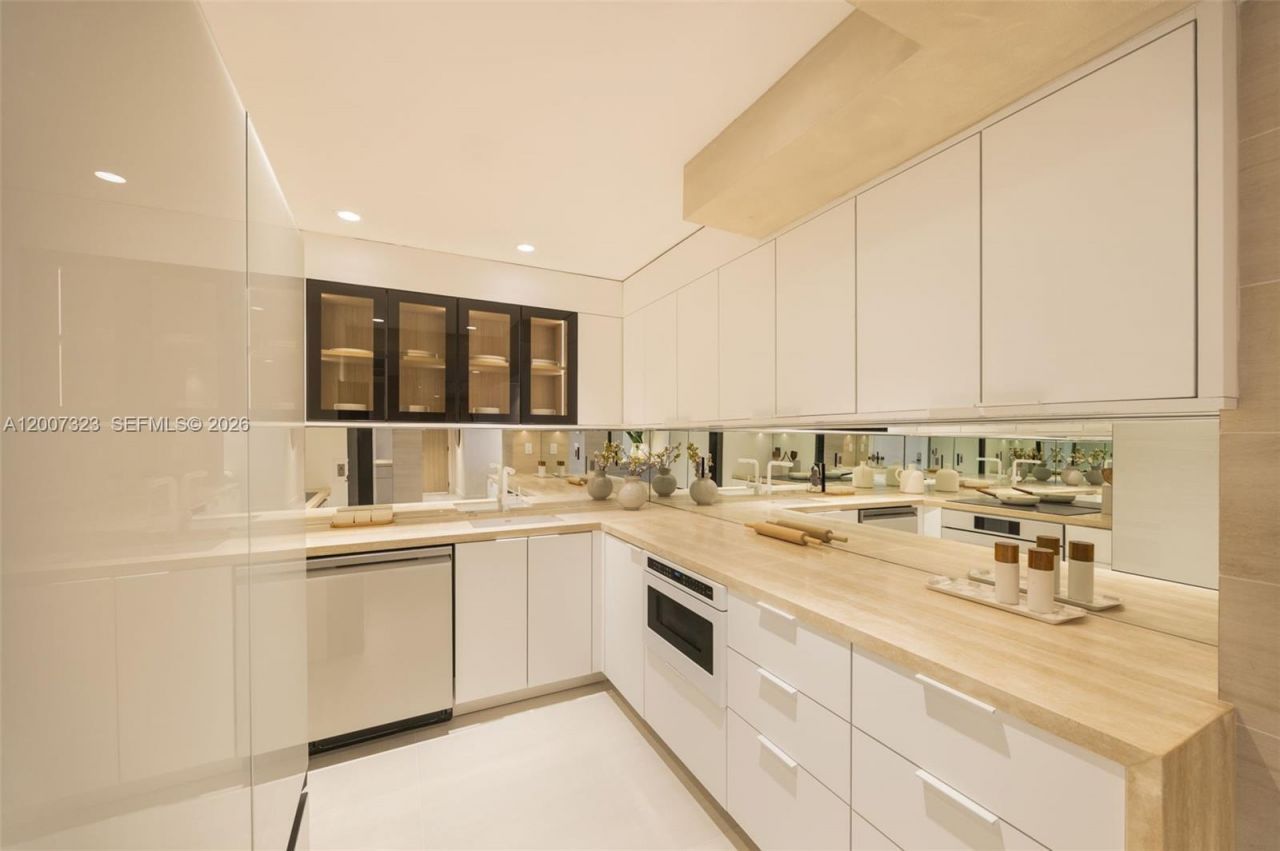 2301 Collins Ave, Unit 526, Miami Beach, FL 33139 Photo