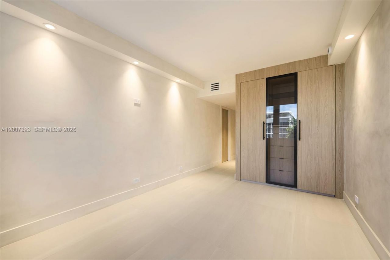 2301 Collins Ave, Unit 526, Miami Beach, FL 33139 Photo