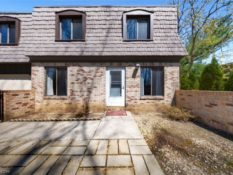 723 Tollis Parkway, Broadview Heights, OH 44147 Photo 2