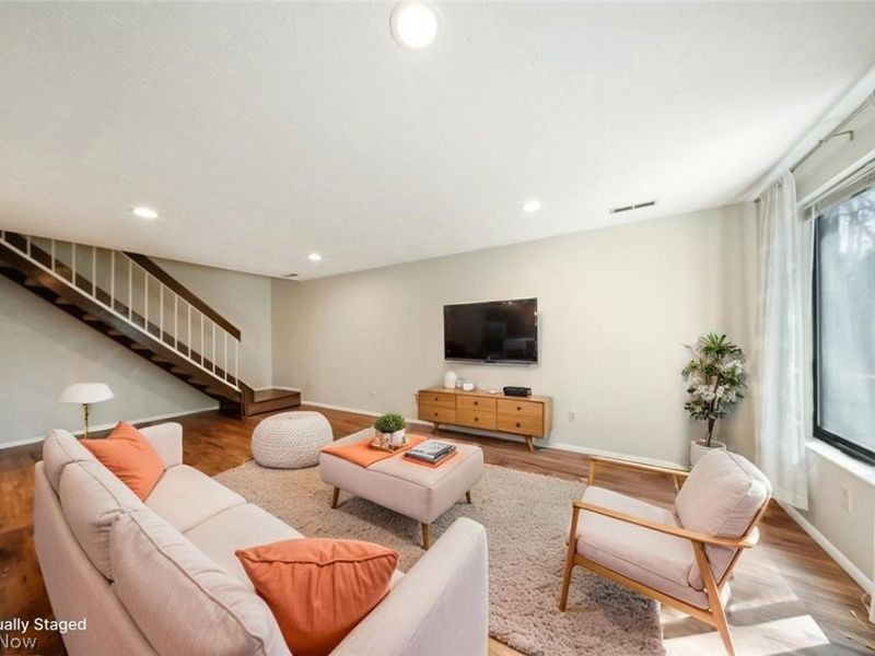 723 Tollis Parkway, Broadview Heights, OH 44147 Photo 8