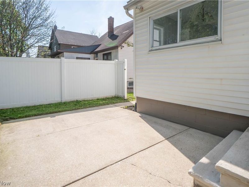 1037 Harpster Avenue, Akron, OH 44314 Photo 32