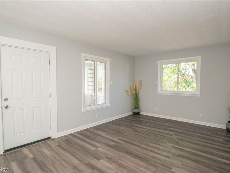 1037 Harpster Avenue, Akron, OH 44314 Photo 5