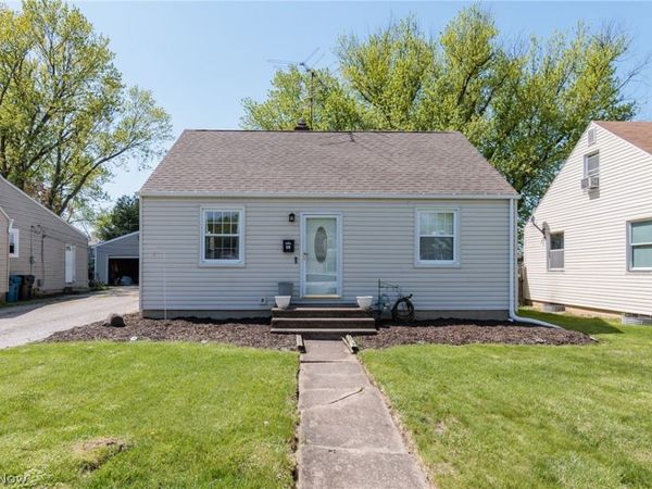 838 Warwick Drive , Sheffield Lake, OH 44054