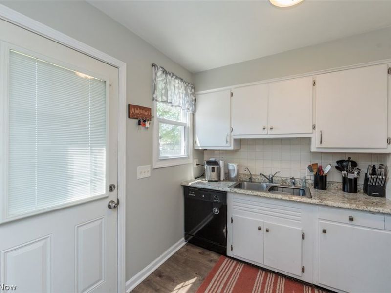 838 Warwick Drive, Sheffield Lake, OH 44054 Photo 12