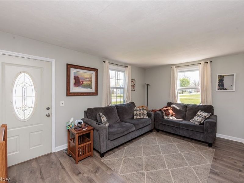 838 Warwick Drive, Sheffield Lake, OH 44054 Photo 4