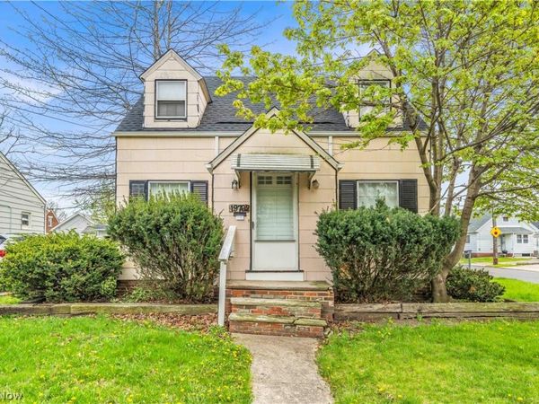19702 Pawnee Avenue , Cleveland, OH 44119