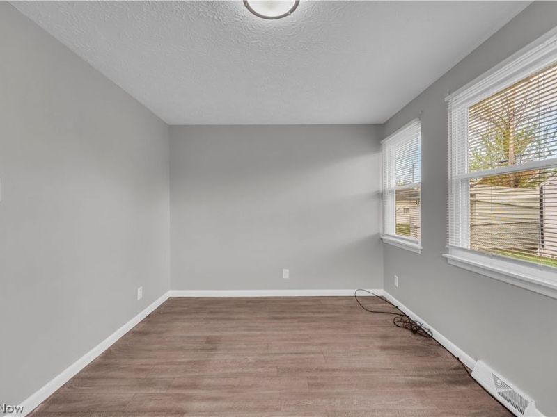 19702 Pawnee Avenue, Cleveland, OH 44119 Photo 14