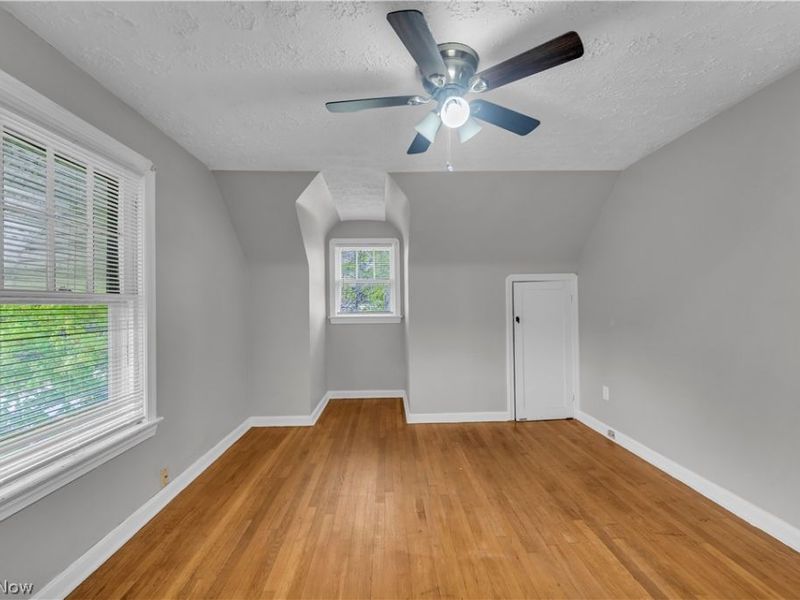 19702 Pawnee Avenue, Cleveland, OH 44119 Photo 17