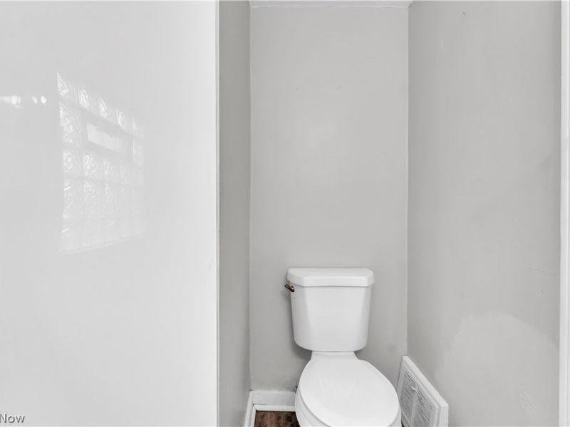 19702 Pawnee Avenue, Cleveland, OH 44119 Photo 19