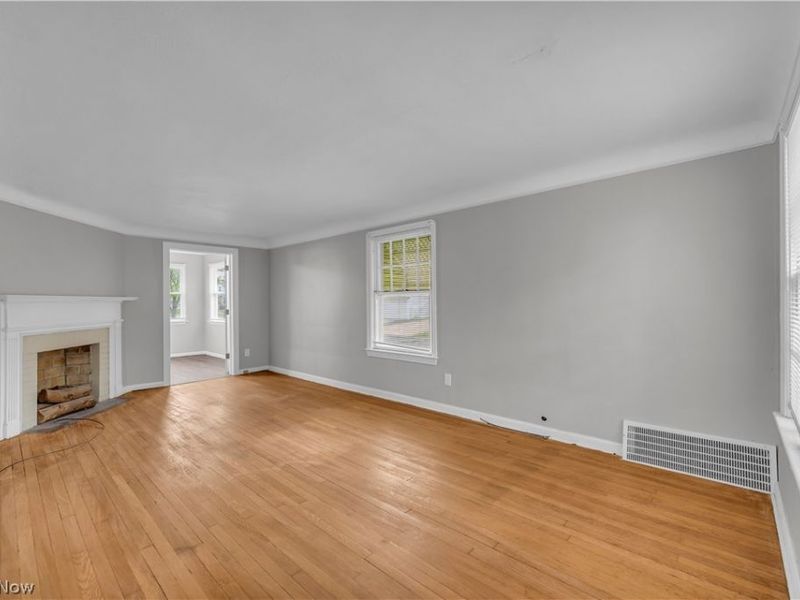 19702 Pawnee Avenue, Cleveland, OH 44119 Photo 5