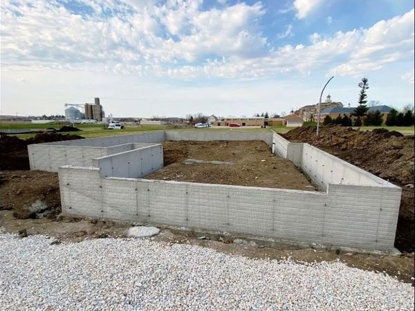 1206 J Avenue, Vinton, IA 52349