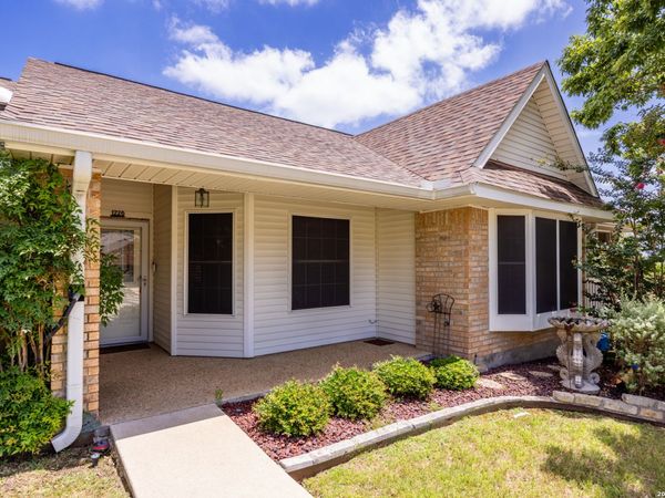 1220 Victory, Kerrville, TX 78028