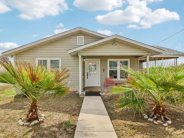 102 Lady Badger, Karnes City, TX 78118