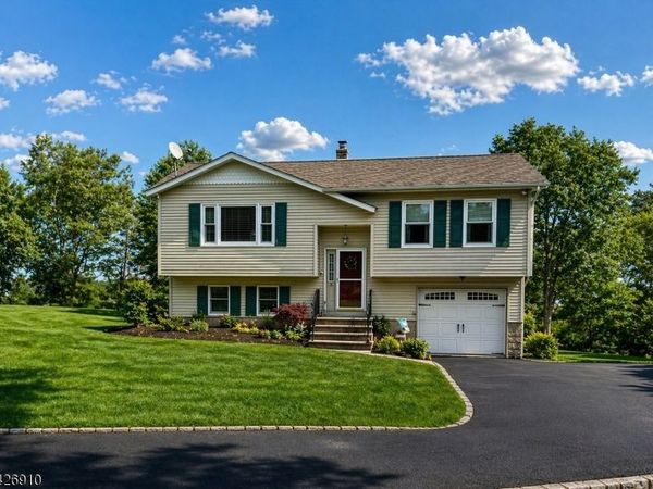 38 Ivy Pl, Vernon, NJ 07418