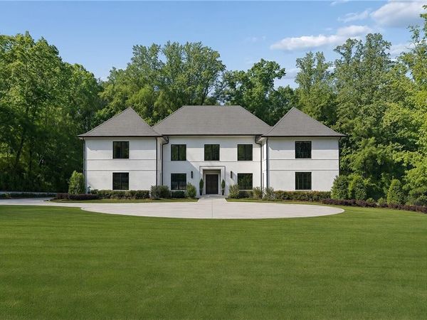 5260 Long Island Drive NW, Atlanta, GA 30327