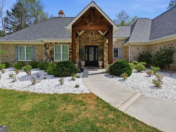 931 Antrim Glen Drive, Hoschton, GA 30548