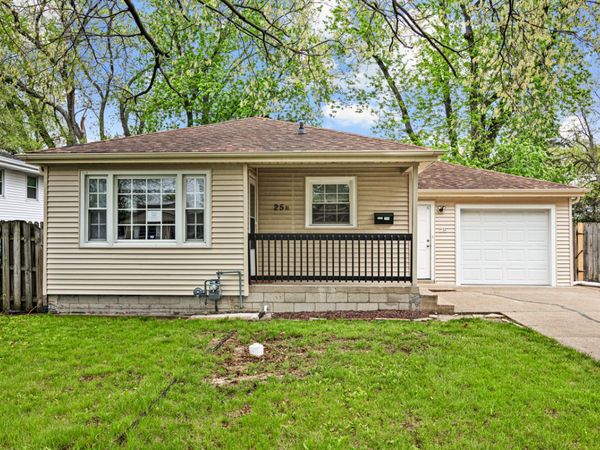 25 N Iowa Avenue, Addison, IL 60101