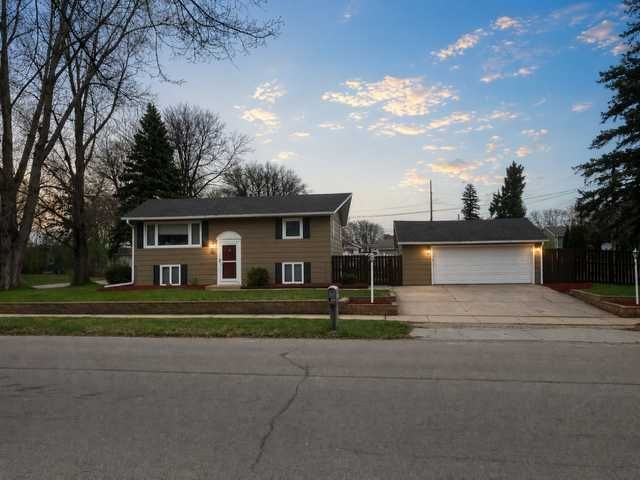 1621 40th Street NW, Rochester, MN 55901