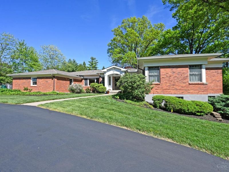 2516 Fairhill Drive, Cincinnati, OH 45239 Photo 2