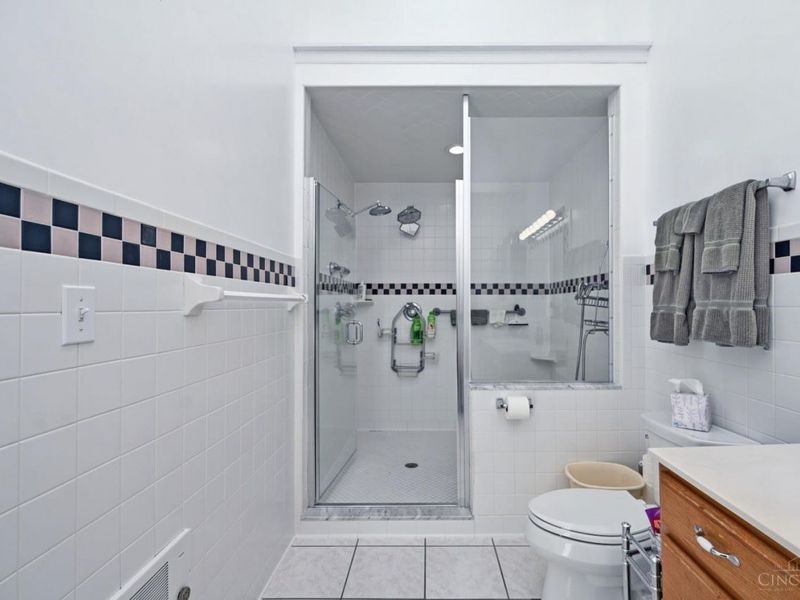 2516 Fairhill Drive, Cincinnati, OH 45239 Photo 33