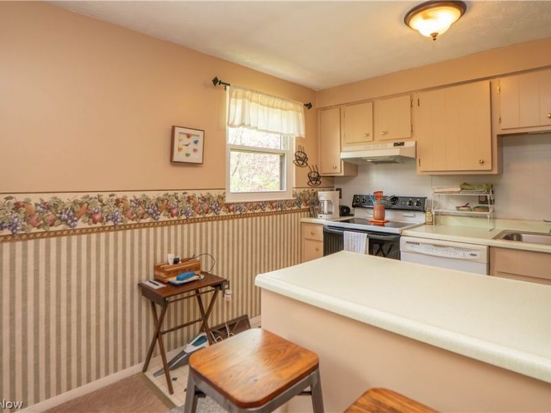 1744 Oak Trail Street NE, Massillon, OH 44646 Photo 10