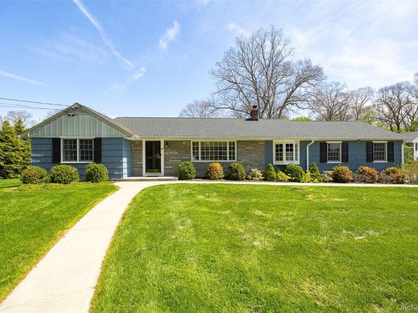 4 Douglas Road , Hyde Park, NY 12538