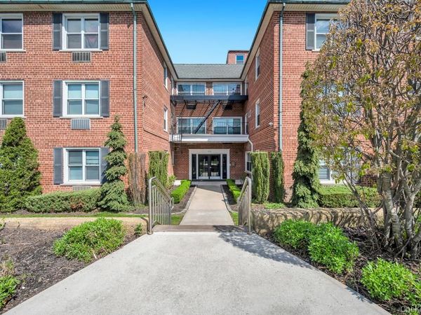 111 S Centre Avenue , Unit 2VV, Rockville Centre, NY 11570